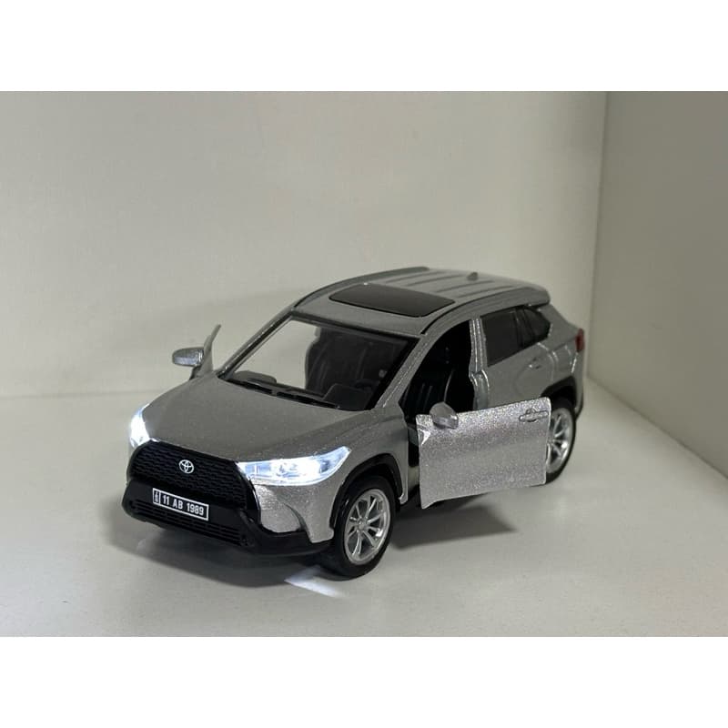 Miniatura Toyota Corolla Cross Fricção Com Som E Luz