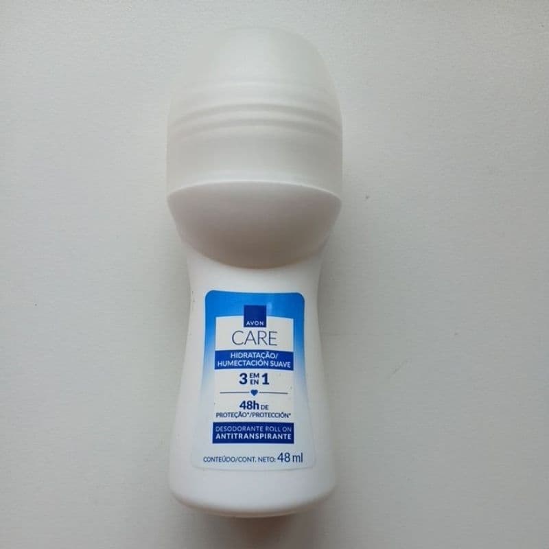 Desodorante Antitranspirante Roll-on Avon care hidratação  suave 3 em 1 48 ml