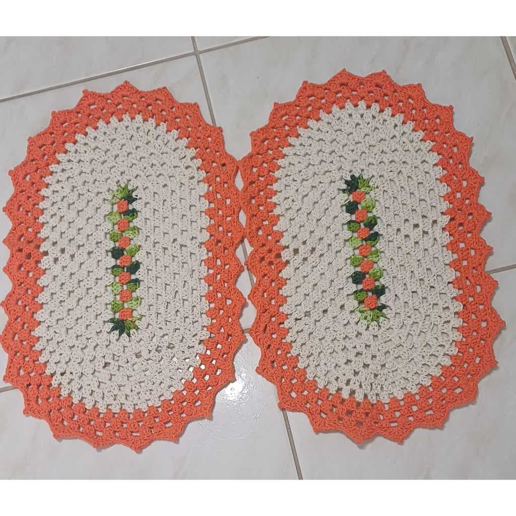 Kit 2 Tapetes Oval Crochê 60cm x40cm Quarto Cozinha