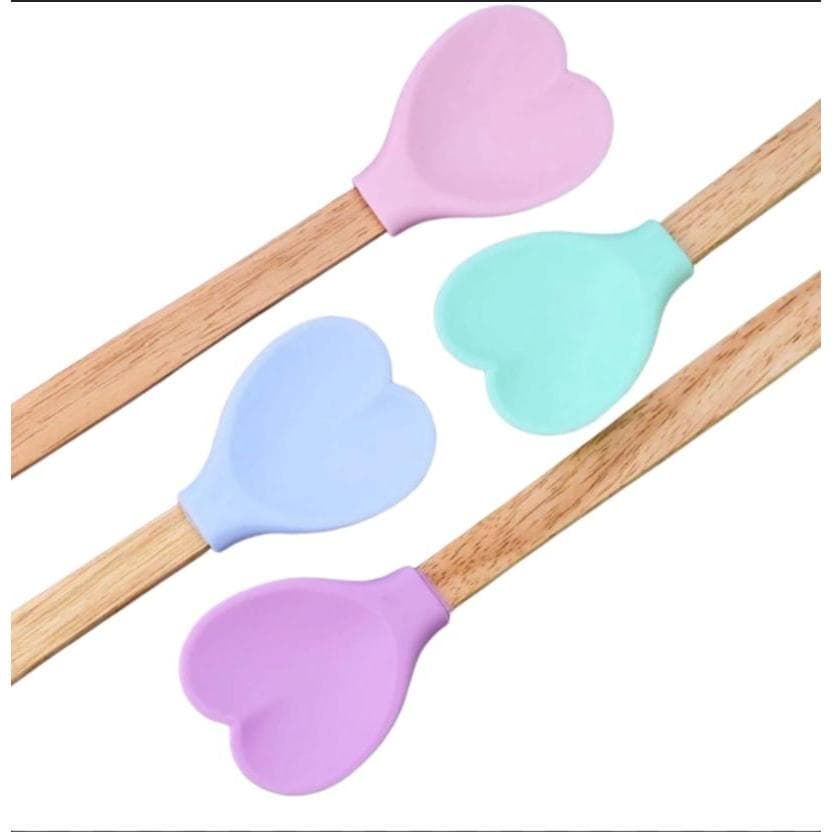 Espátula de Silicone em Formato de Coração com Cabo de Madeira Cores Variadas