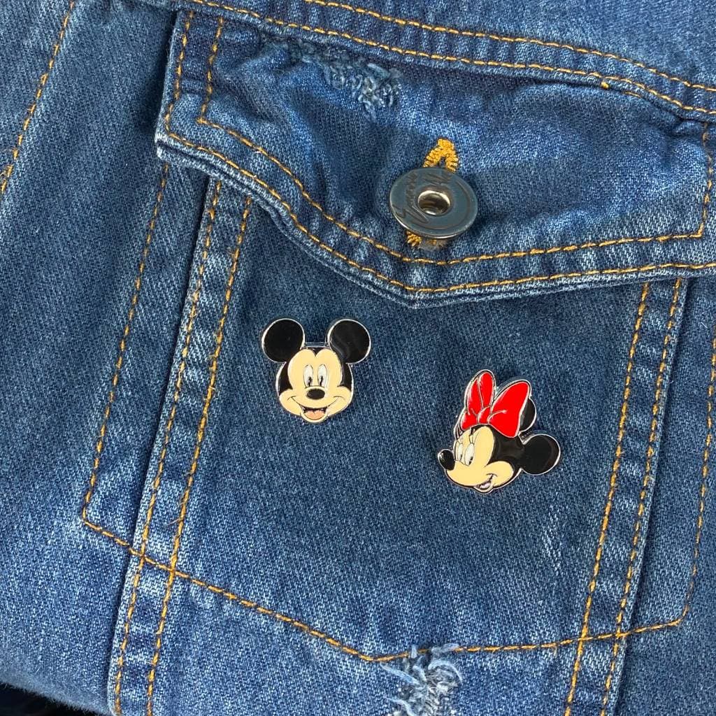 Pin Broche Metálico para Bolsa Roupa Mochila Cordão Disney Minnie Mickey Turma da Mônica Toy Story Stitch Princesa