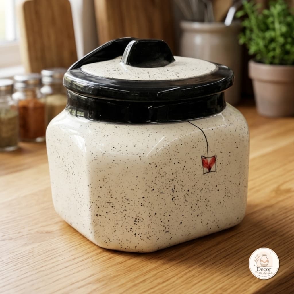 Saleiro Grande de Cerâmica com Tampa Capacidade 1kg | Preto Coração | Porta Sal de Bancada | Cerâmica Artesanal