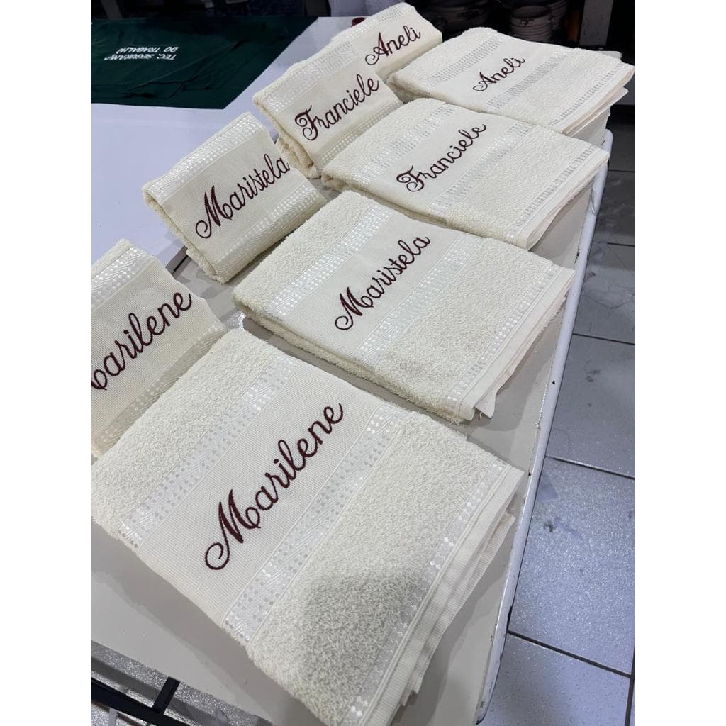 Kit 2 Toalhas de Banho + 2 Toalhas de Rosto com Logo