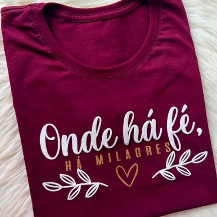 Blusa Feminina Algodão Cristã Evangélica TShirt Camiseta Onde há Fé Marsala