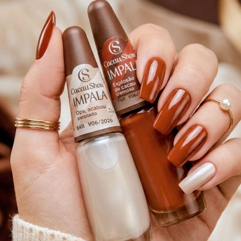 Kit 2 Esmaltes Impala + Cacau Show Explosão de Cacau Cremoso e Ops, Acabou Perolado Com Fragrância de Chocolate