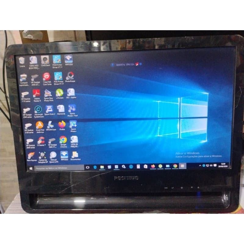 monitor positivo fit 853, alguns riscos, sem a base sem cabos
