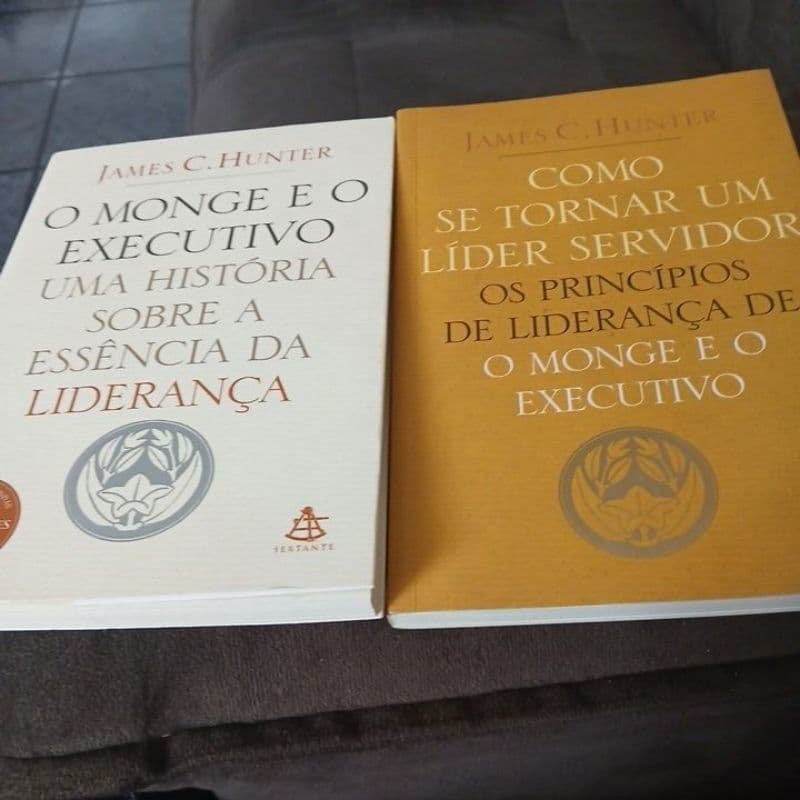 Kit 2 Livros James C Hunter- O Monge e o Executivo +Como se Tornar um Líder Servidor