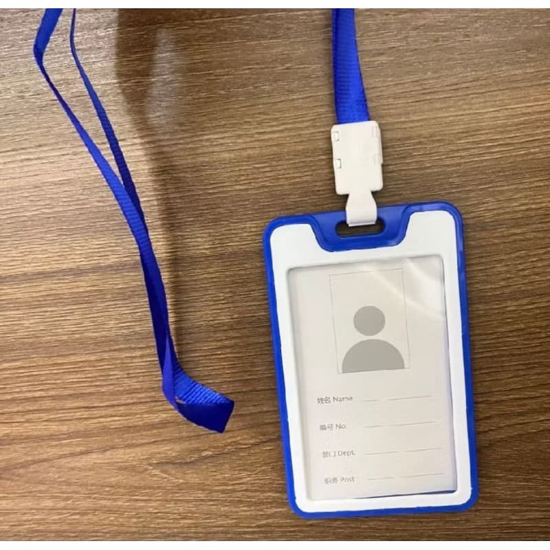 Suporte para Crachá com Cordão Colorido para Identificação e Organização de Crachás