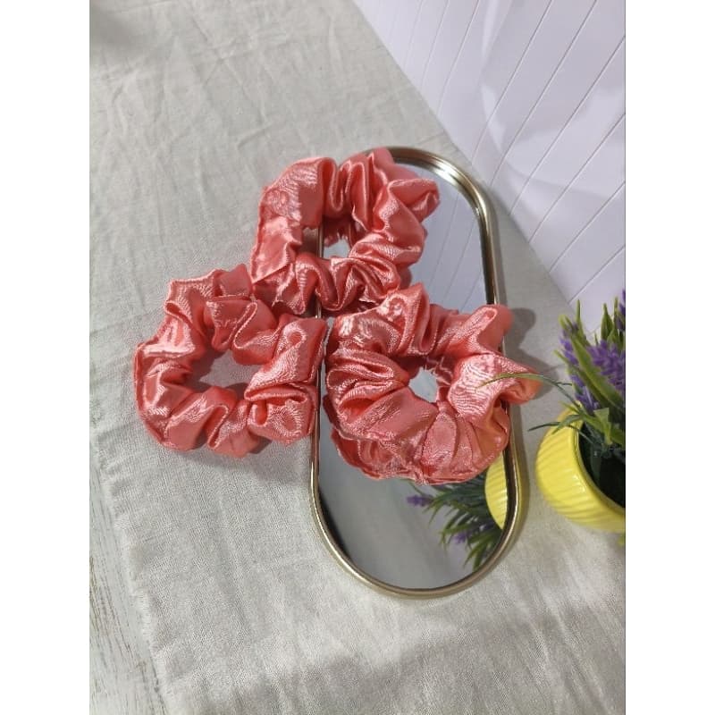 Scrunchies Kit 3 Scrunchies Cetim Luxo Feminino – Xuxinha Elástico de Cabelo Brilho Acetinado  xuxinha de cetim.