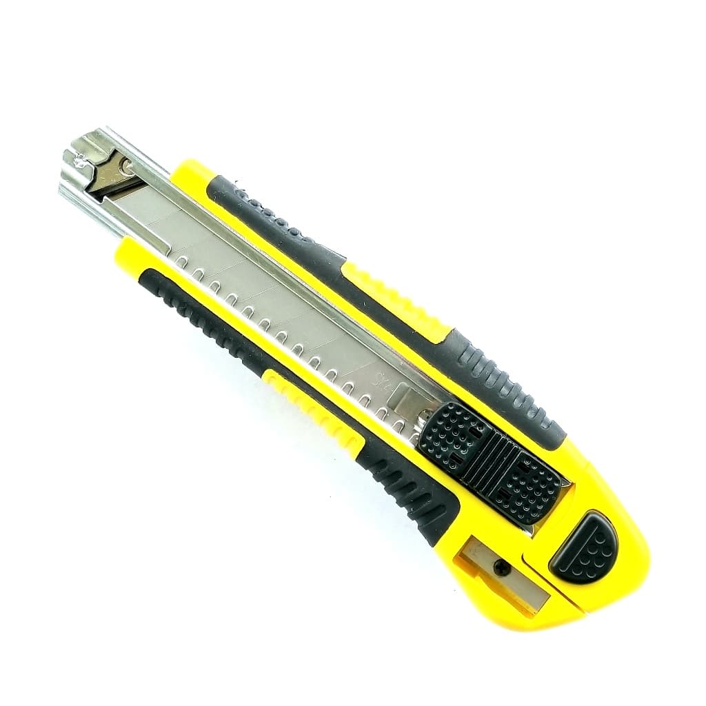 Estilete Emborrachado 18mm Com Deposito Para 4 Laminas + Deposito Para Segmeto de Laminas Top Feeling