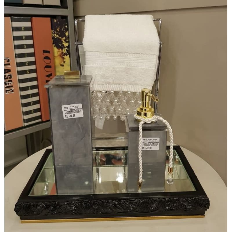 Bandeja para decoração em banheiro lavabo
