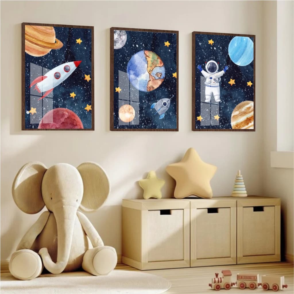 Quadro Moldura e Vidro Kit Três Peças Astronauta Planeta Foguete Estrelas Decoração Quarto Infantil