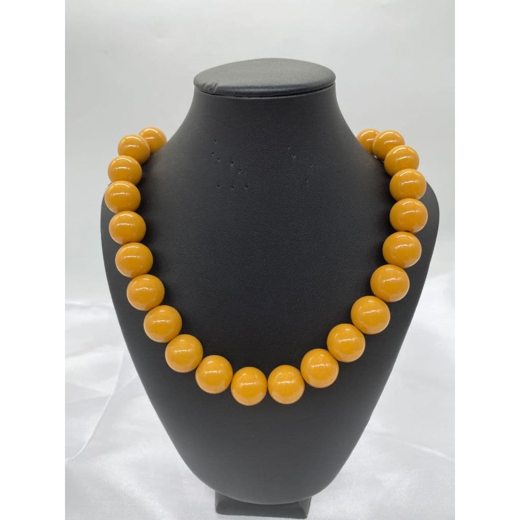 Colar de Bolas – Elegância que Nunca Sai de Moda