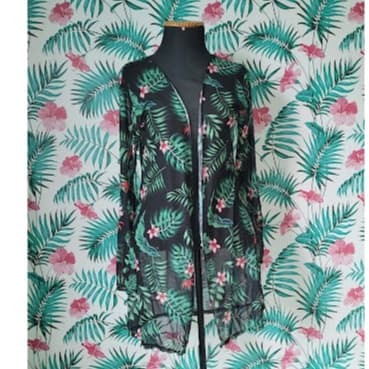 Saída de praia/ moda praia/SEMINOVO