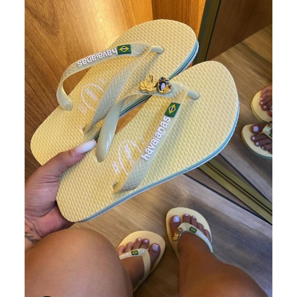 Chinelo Havaianas Brasil Logo e Pingente Tucano e Coqueiro Modelo Novo outletflash Original