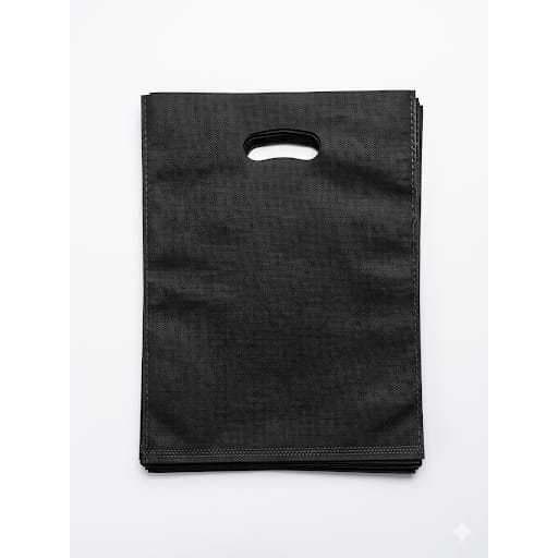 Sacola tnt 30cmx38cm  40g o kit contém 50 unidades sacolas biodegraveis para lojas,brindes e festa