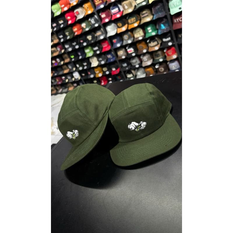 Boné 5 Panel Streetwear Verde Militar / Cinza Grafite – Estilo Urbano Exclusivo