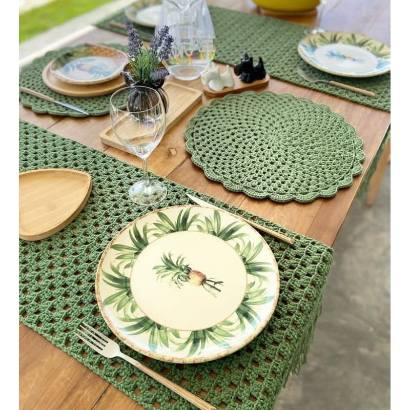 Trilho de Mesa Crochê 1,50m com Franjas Estilo Boho