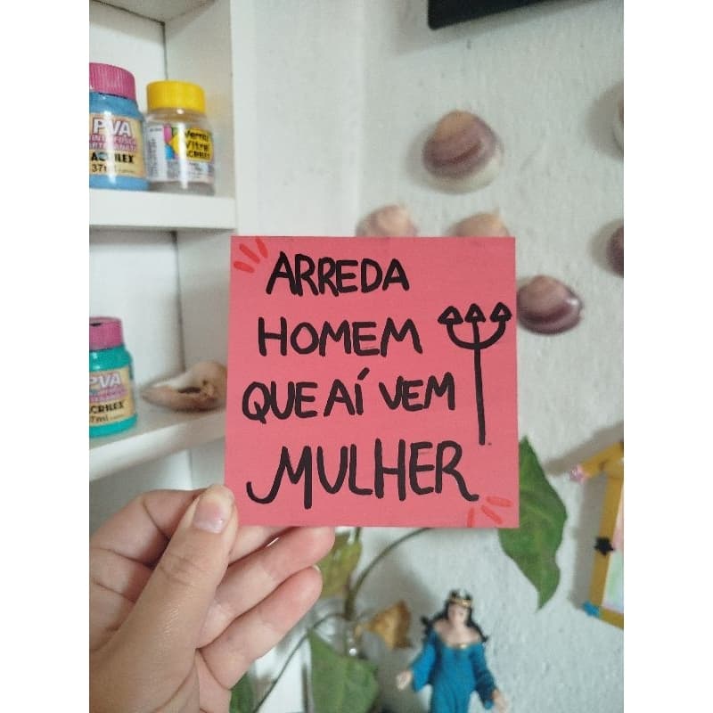 Ímã de geladeira Pombagira 🔥🌹🍷 Arreda Homem que aí vem Mulher