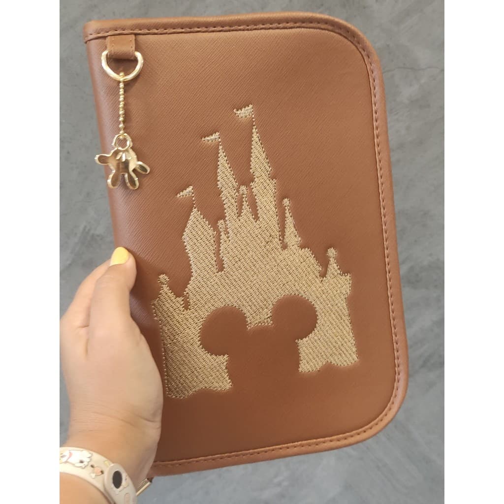 Carteira Capa para passaportes PERSONALIZADA (para 4 passaportes) fechamento em zíper (Disney, Mickey, Minnie)