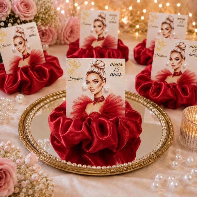 Kit 50 Scruchies Cetim + Tag personalizada+ Brinco Perola, Xuxinhas, Lembracinhas debutantes e casamento.