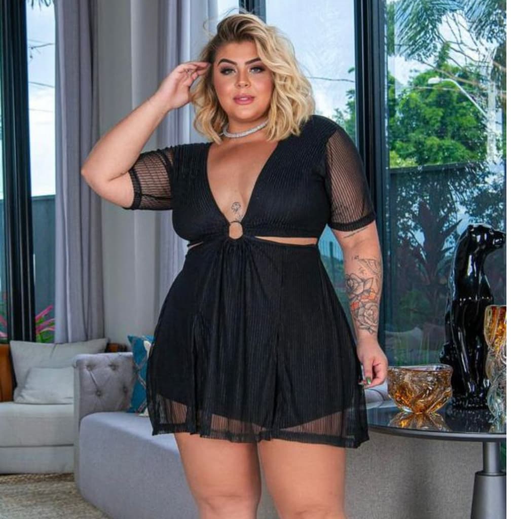 Macaquinho Plus Size Feminino Tule Canelado Manga Curta Decote Profundo Moda Verão