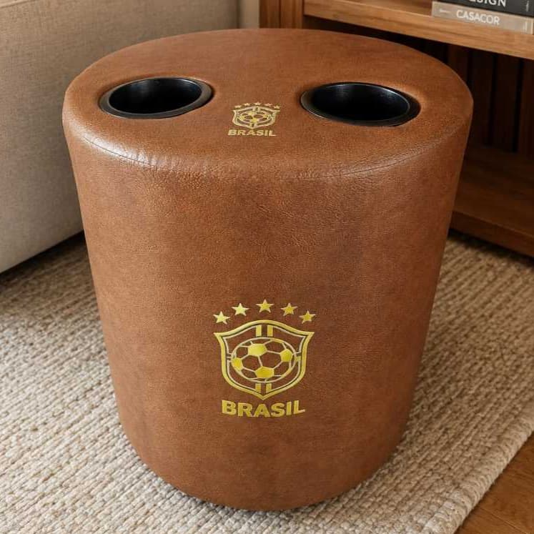 Puff Com Porta Copos Embutido - Edição Brasil Couro Sintético