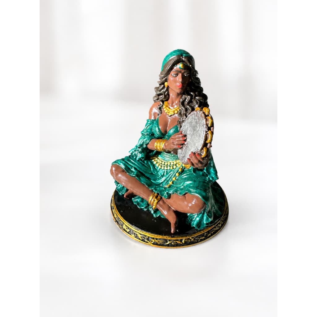 Cigana Esmeralda 12 cm – Elegância, Prosperidade e Proteção