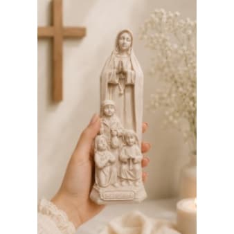 Escultura Imagem Nossa Senhora de Fátima 21cm Para Decoração em Resina