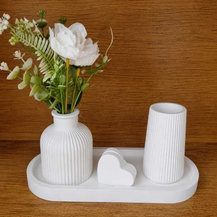 Kit Decorativo 4 Peças 1 Bandeja + 2 Vasos + 1 Porta Retrato de Coração