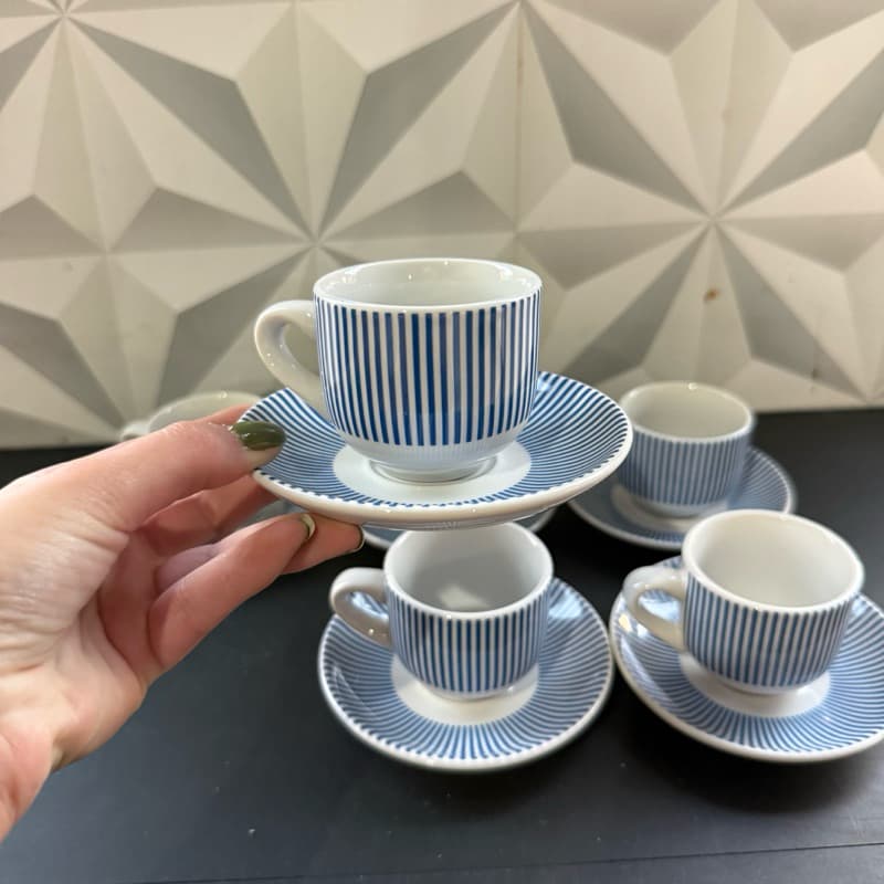 Jogo de xícara de porcelana azul decorada com 12 peças 6 xícaras e 6 pires acqua listrada kit conjunto xícaras caneca