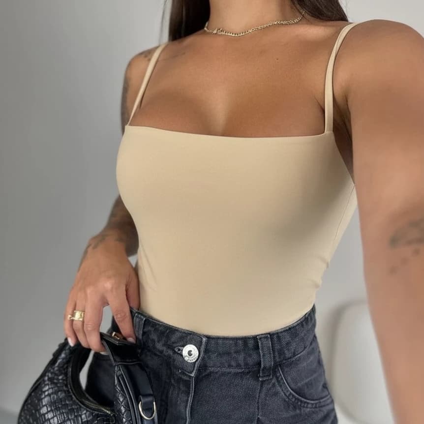 Regata Alcinha Blusa Feminina Básica Suplex Premium Confortável Alça Reforçada Estilosa Casual