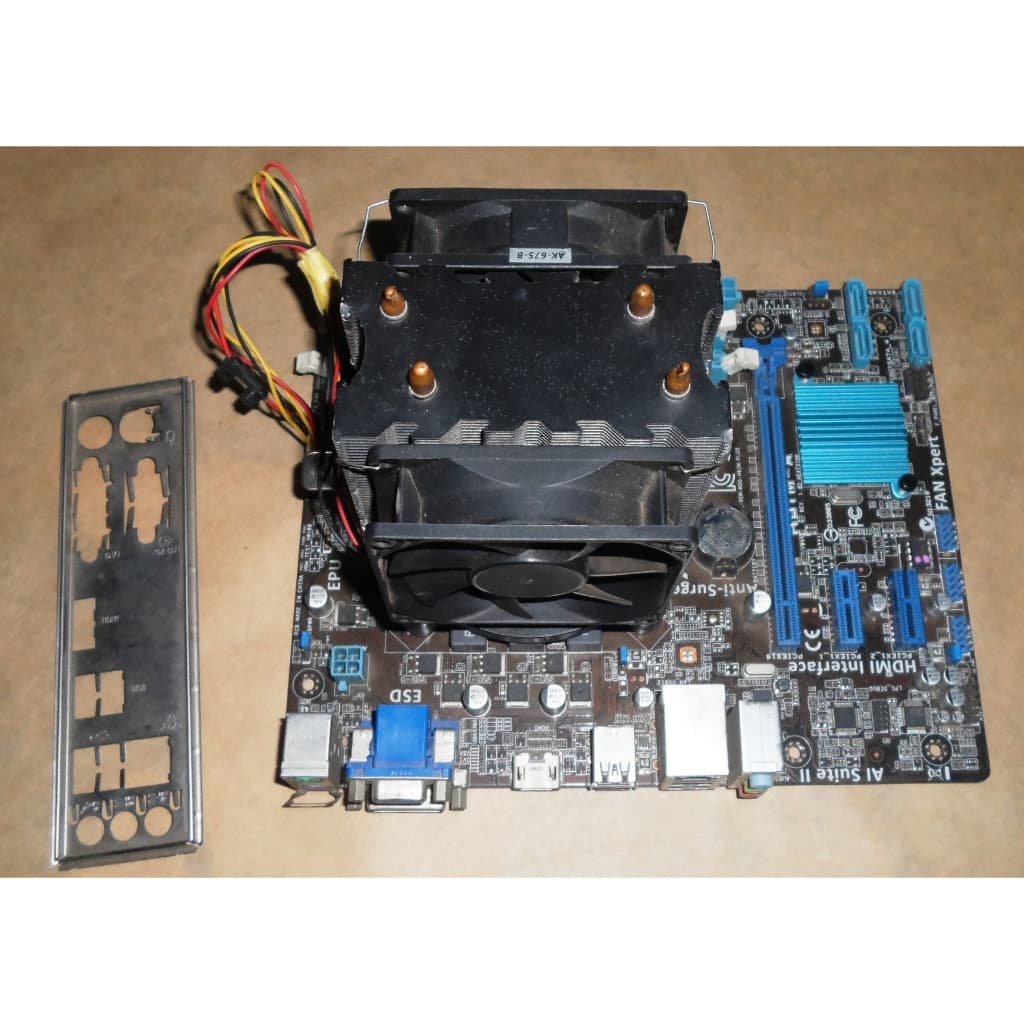 Placa Mãe ASUS H61M - A/BR 1155 + Processador Intel Core i3 de 3.40 GHZ + 2GB Memória  DDR3  + Espelho + Cooler/Dissipad