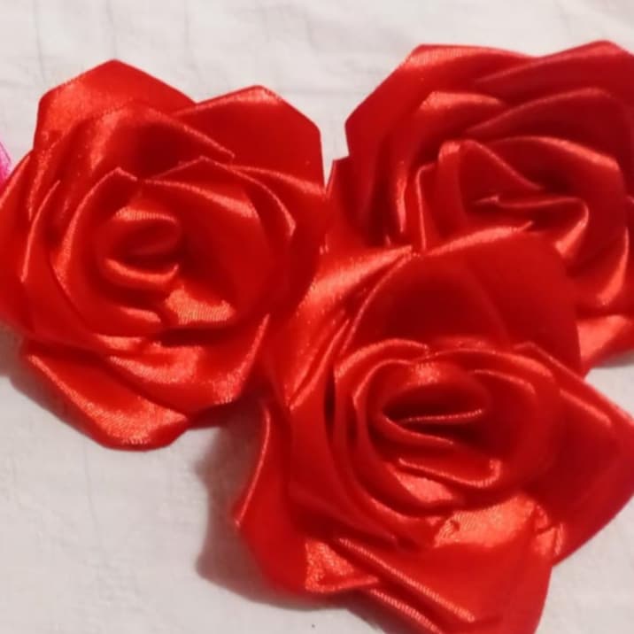 Flor de Cetim Presilha de Cabelo Rosa de Cetim Diversas cores Prenda Acessório