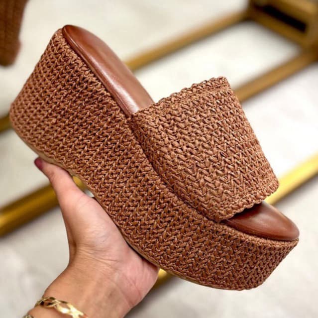 Tamanco Feminino Crochê Salto Médio Flatform Tira Caramelo