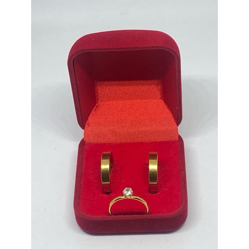 💍 Kit Alianças Douradas + Anel Solitário com Pedra Brilhante ✨