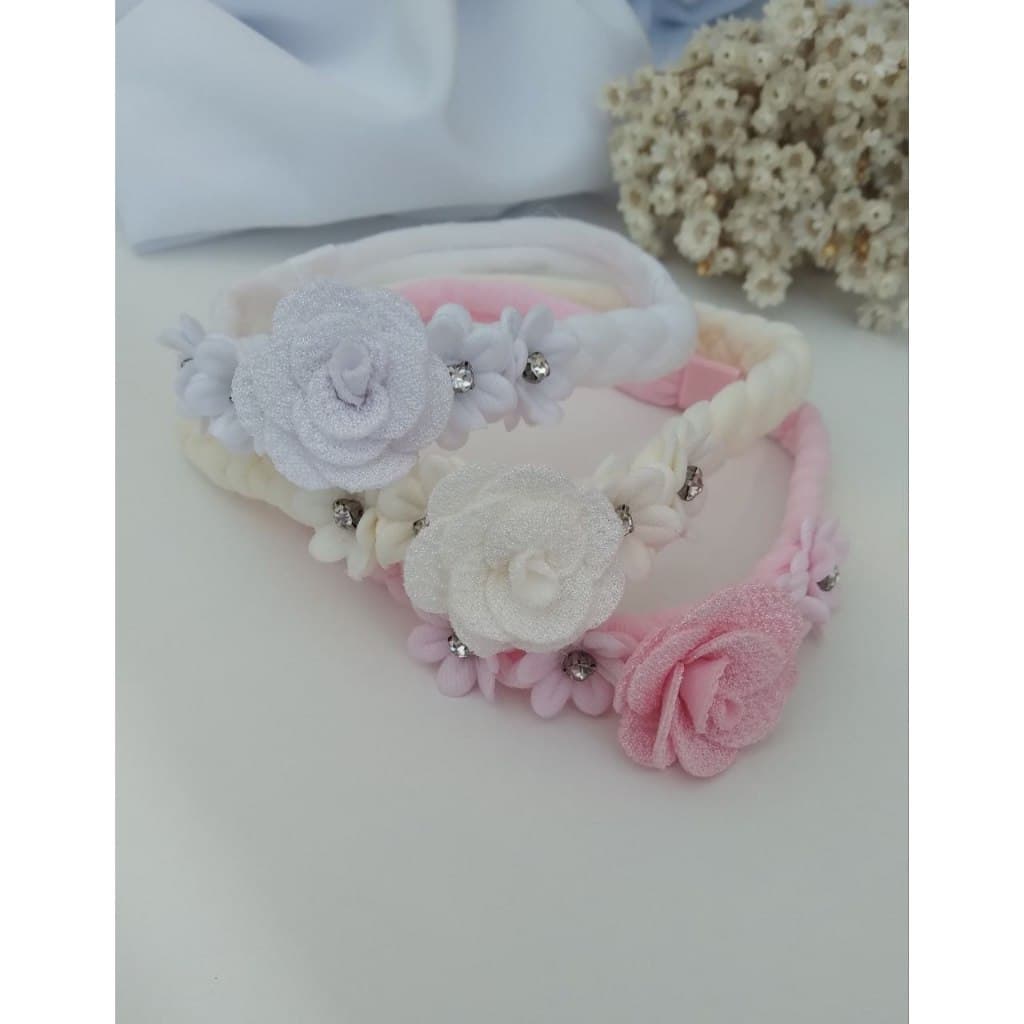 Faixa Baby Trançada com Flores e Strass | Tiara Bebê Delicada | Festa, Aniversario, Casamento | Cores Branco, Off e Rosa