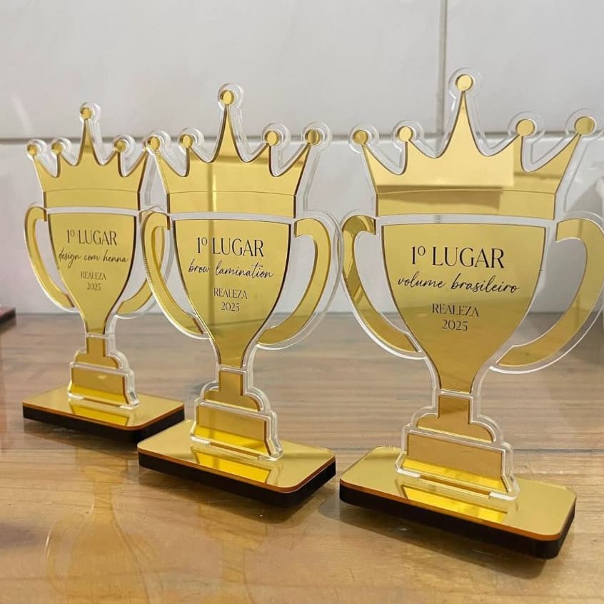 Troféu Personalizado 15x10cm em Acrílico com Base MDF Escolha Sua Personalização