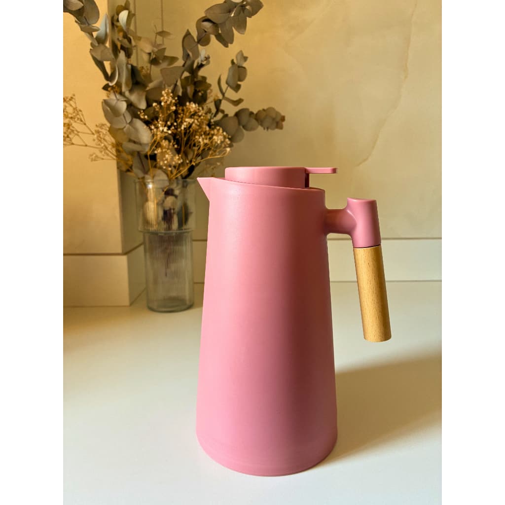 Garrafa Térmica 1Litro Rosa Nórdica com Alça em Madeira Moderna para Café
