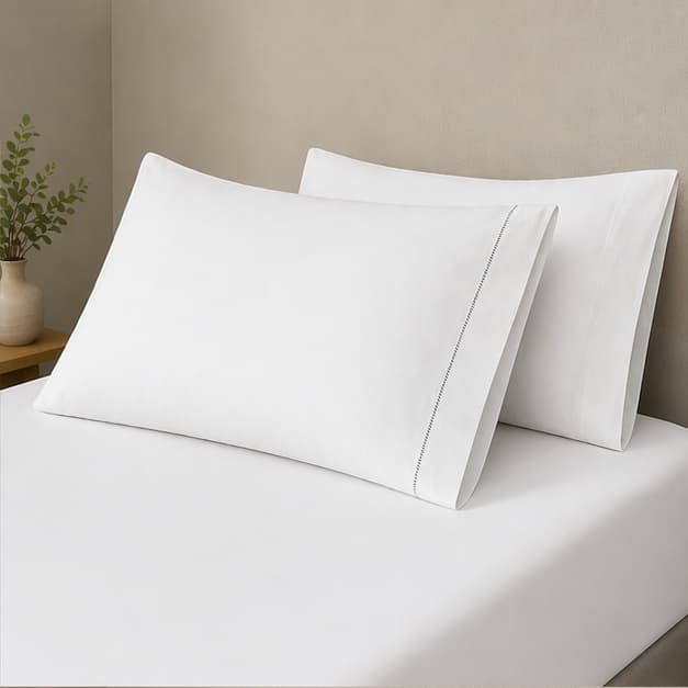 02 Fronhas Premium Micropercal 400 Fios – Toque Macio e Luxo para a Cama