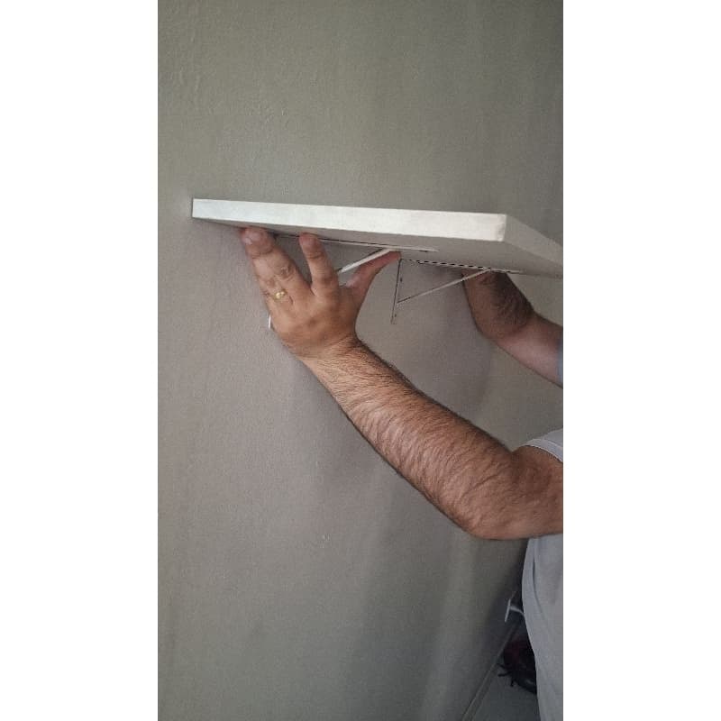 Kit 3 Prateleiras em MDF 18mm com Mão Francesa já fixadas2 x Prateleiras Brancas com bordas fitadas (27x51cm)1 x Pratel