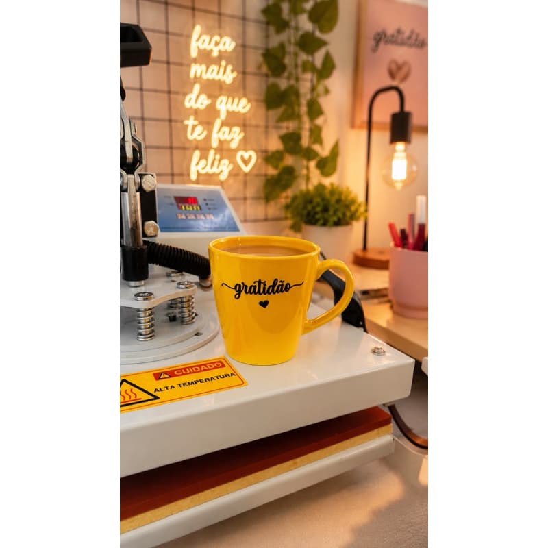 Caneca cônica gratidão personalizada