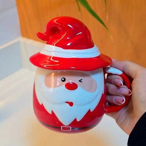 Caneca 3D Papai Noel Natal Mesa Posta Com Tampa Cerâmica 400ml