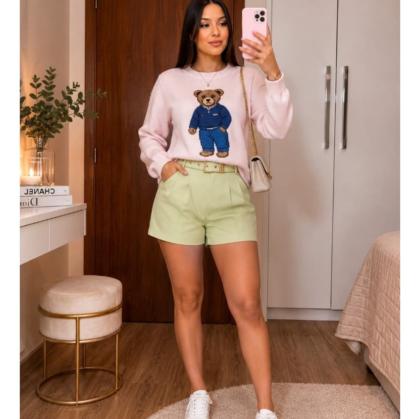 Short Curto Feminino Social Alfaiataria com Cinto Ajustável Fivela Dourada Estilo Moderno e Sofisticado