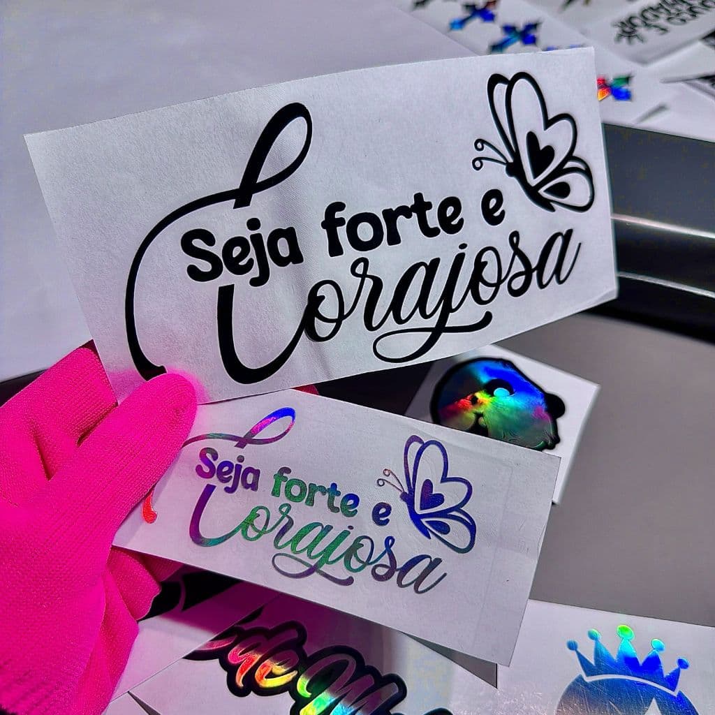 Adesivo l Seja forte e corajosa | 2 tamanhos disponíveis