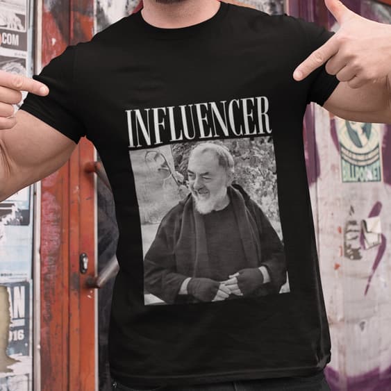 Blusa Padre Pio foto preto e branco, camisa religiosa unissex t-shirt