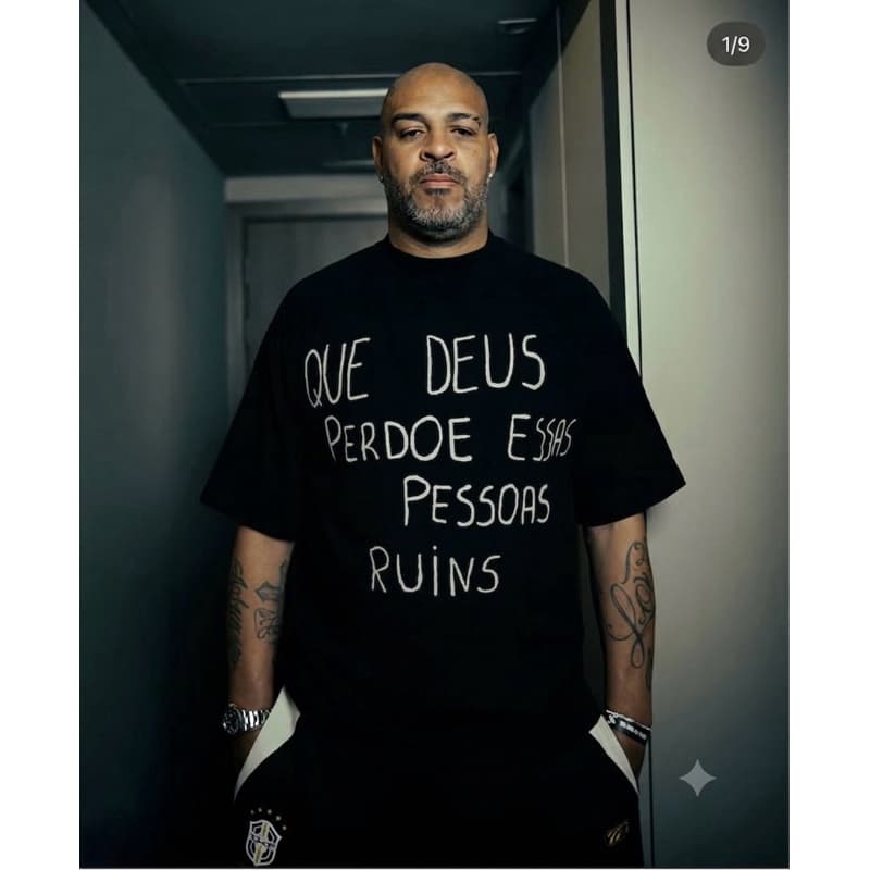 camiseta Que Deus perdoe essas pessoas ruins Adriano na Copa do Mundo estampa grande unissex