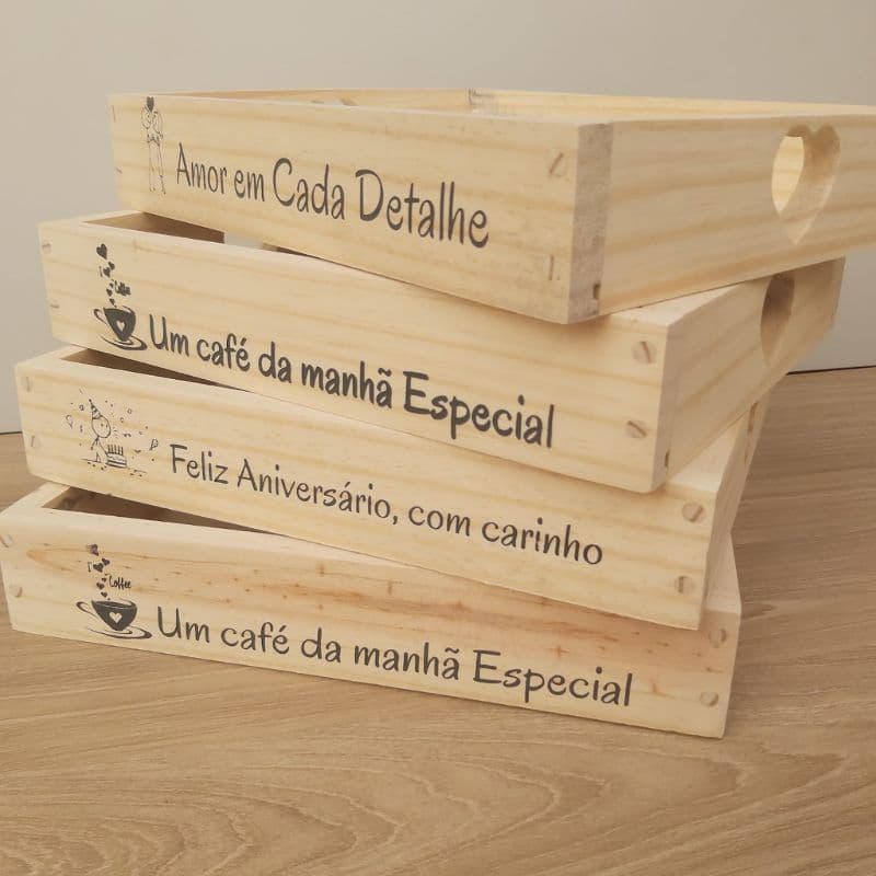 Bandeja de Madeira Pinus para Café da Manhã com Lindas Frases