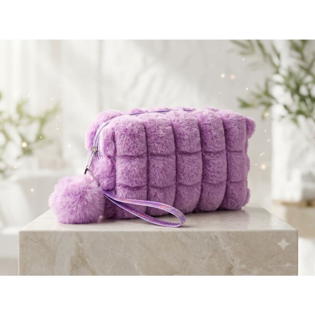 Necessaire Feminina Peluciada Fluffy Premium com Pompom | Porta Maquiagem e Skincare Grande