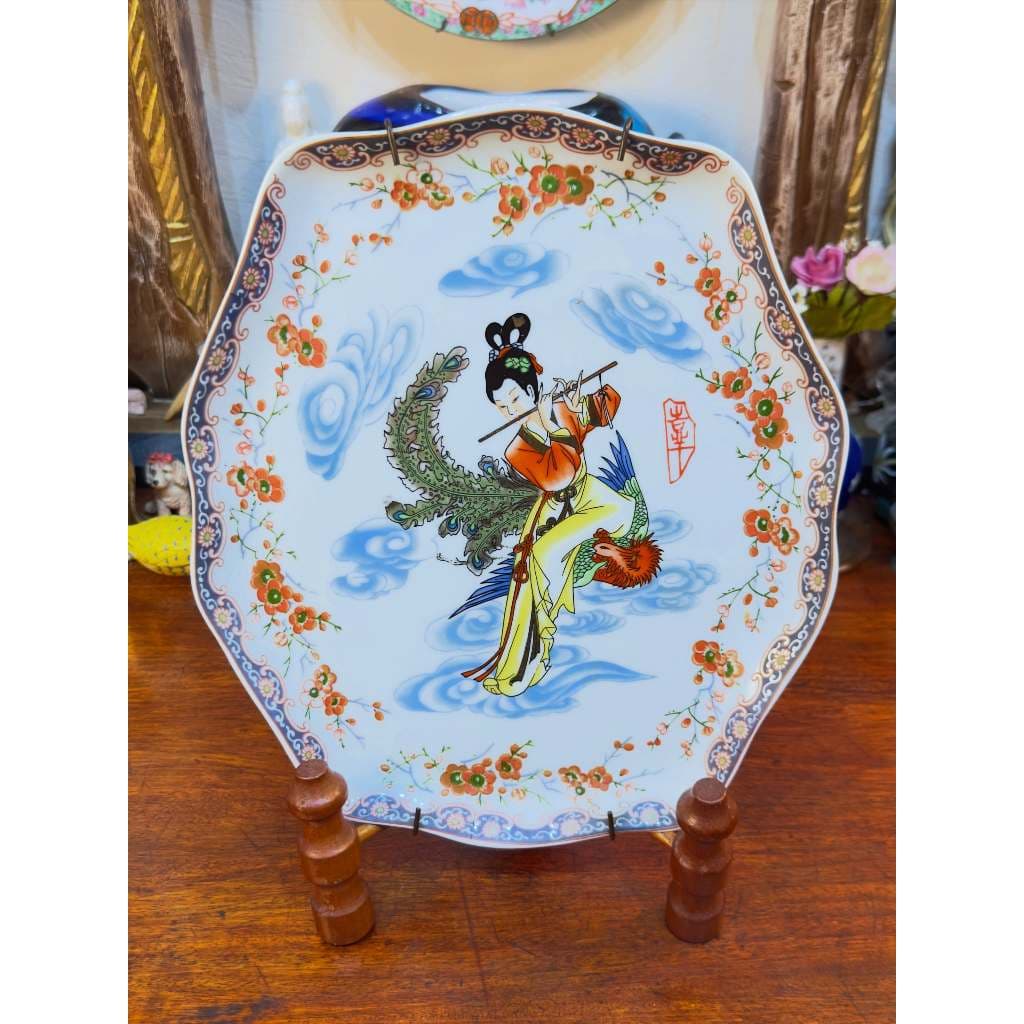 Antiga Travessa em Porcelana Chinesa Decoração Dama e Fênix.